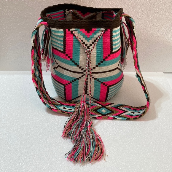 Colombian Wayuu mochila - Picture 1 of 3